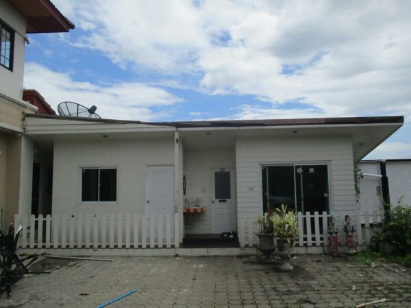 Single house, Chiang Mai _photo