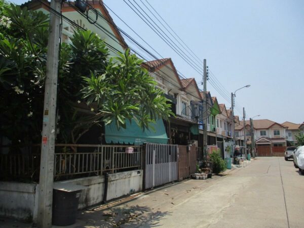 Pruksa Ville 9 Village, Srinakarin-Thepharak _photo