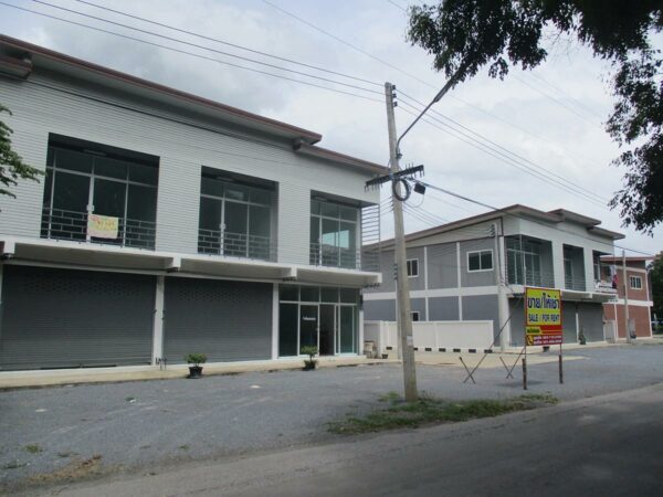 Commercial building, Suphanburi _photo