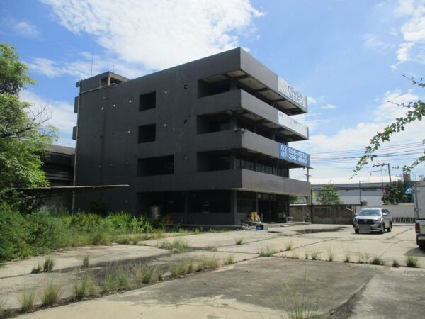 Office building, Samut Prakan _photo