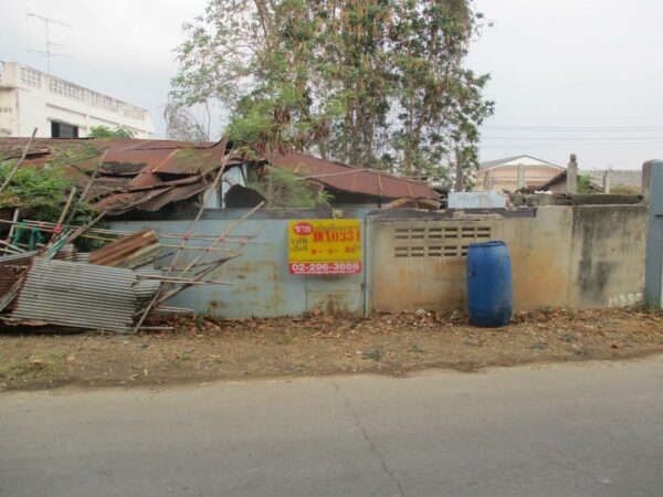 Row house, Kanchanaburi _photo