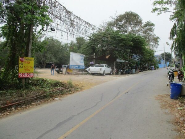 Building, Chainat _photo