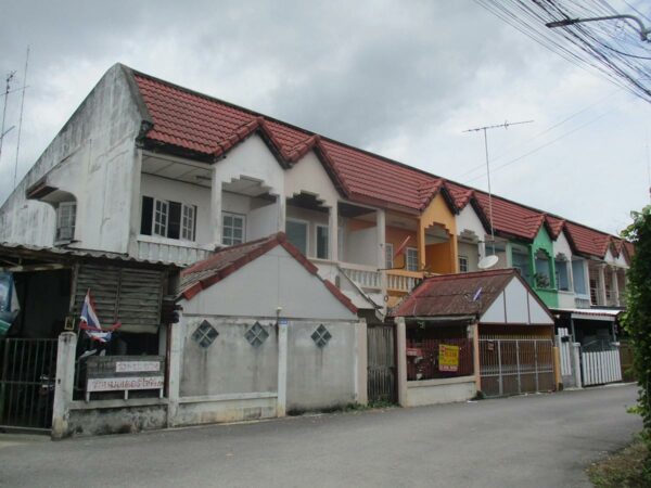 Townhouse, Ratchaburi _photo