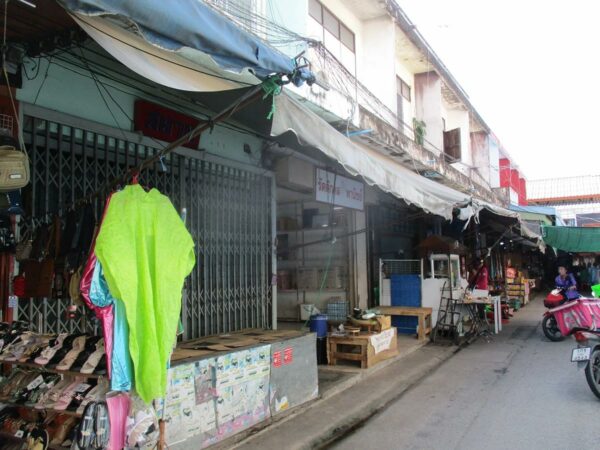 Line building, Lamphun _photo