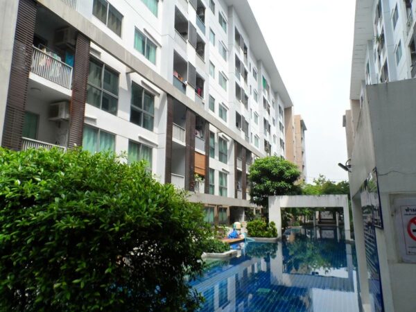 Condominium, Sukhumvit C-D _photo