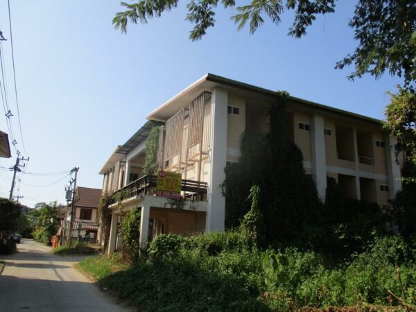 Residential building, Chiang Rai _photo