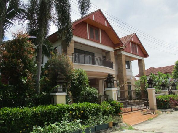 Single house, Chiang Mai _photo