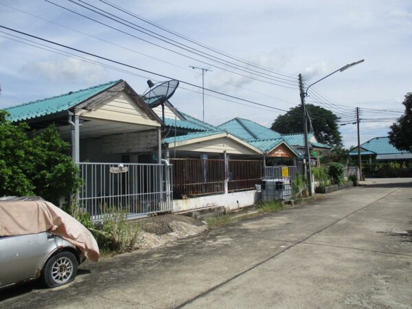 Ying Ying Village, Khlong 14 _photo