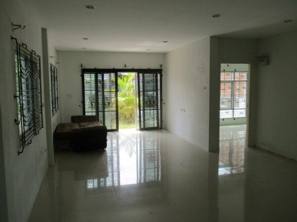 Twin house, Rayong _photo