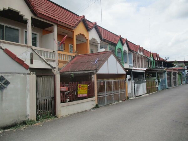 Townhouse, Ratchaburi _photo