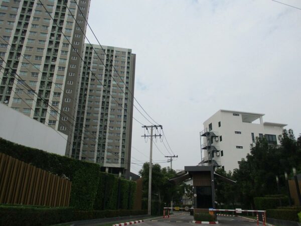 Lumphini Ville Nakorn-in-Riverviu Building _photo