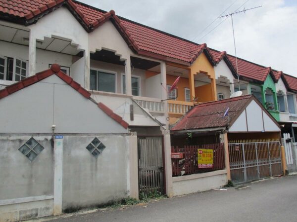 Townhouse, Ratchaburi _photo