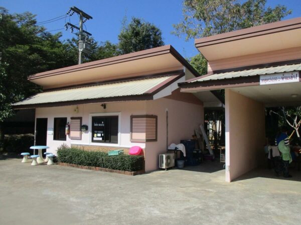 Residential building, Chiang Mai _photo