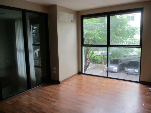 Condominium Lat Phrao 83 _photo