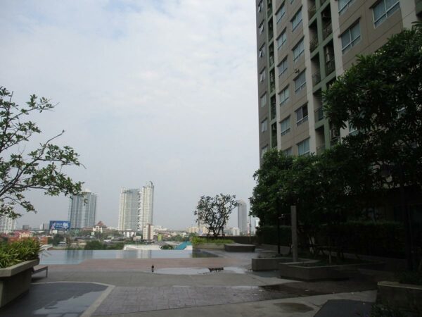 Lumphini Ville Nakorn-in-Riverviu Building _photo